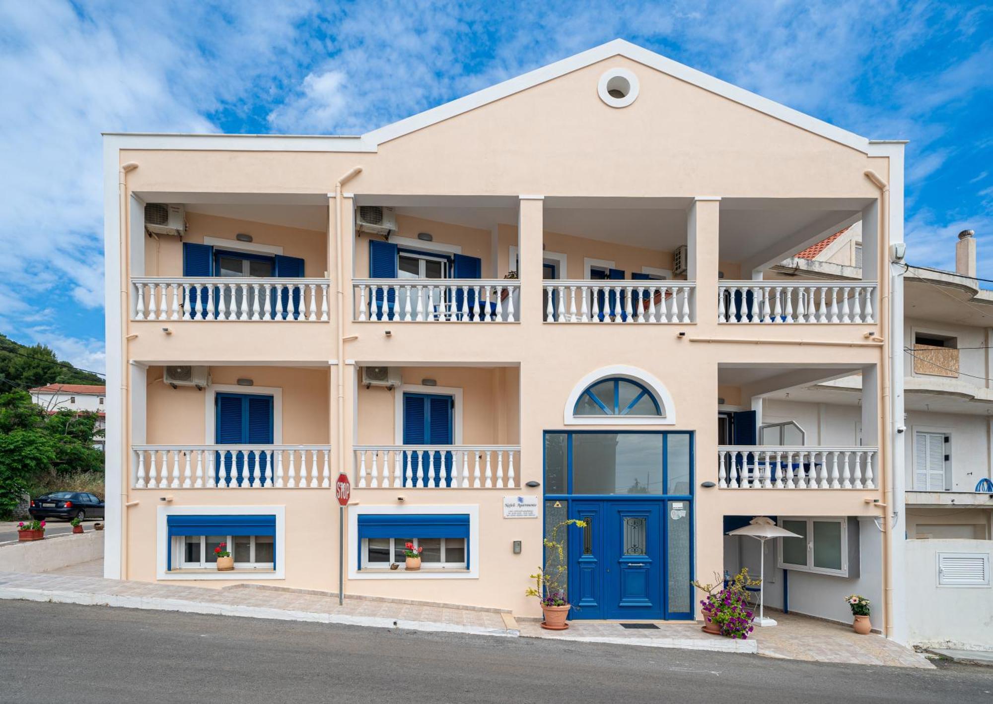 Nefeli Apartments Agia Efimia エクステリア 写真