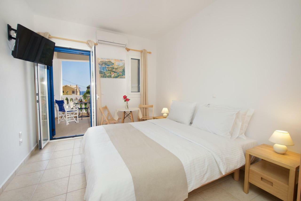 Nefeli Apartments Agia Efimia エクステリア 写真
